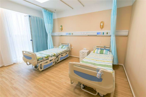 北京安贞医院割肿泡眼双眼皮失败修复案例,终于修复上岸!