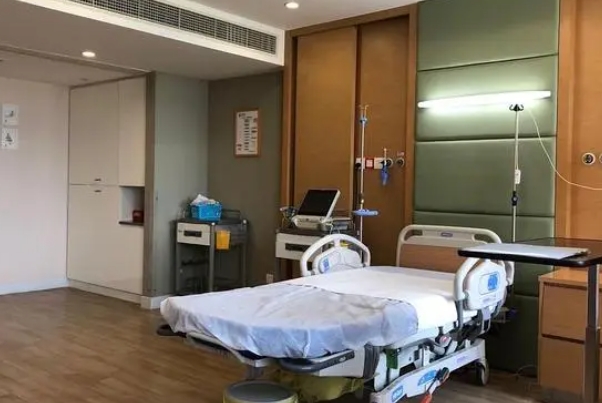 南昌易阳艳去眼袋手术技术怎么样?医生信息