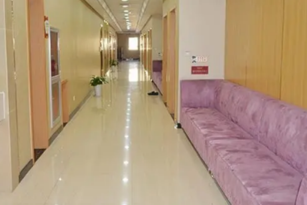 重庆大学附属三峡医院玻尿酸丰鼻唇沟怎么样?报价多少?求美案例&技术特点
