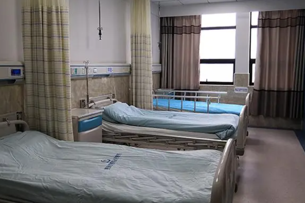 郑州大学附属郑州中心医院打玻尿酸失败修复案例,专家,费用查询