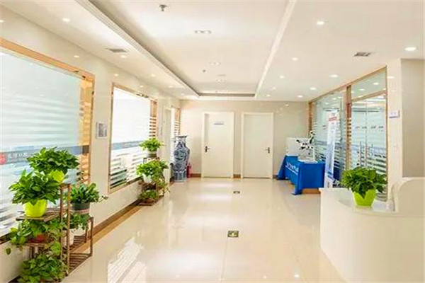广西中医药大学附属瑞康医院近视眼矫正手术术后案例&报价多少?