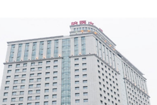 哈尔滨市徐海倩玻尿酸填充泪沟术后半年案例&技术怎么样?