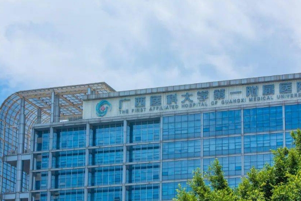 南宁市廖明德共振吸脂怎么样?费用标准?实力案例&技术风格