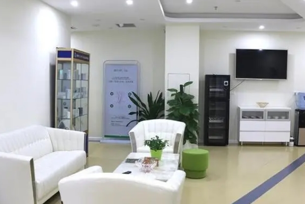 深圳大学总医院黄靖凯唇部玻尿酸注射技术怎么样?费用查询?变美案例