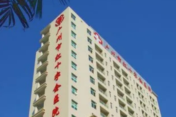 广州市红十字会医院外切去眼袋恢复案例&价格一览表?	