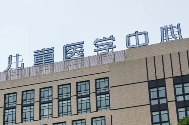 上海儿童医学中心割双眼皮失败案例,费用标准&医生介绍