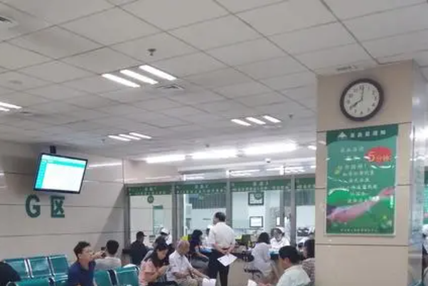 长治和平医院额头下垂提升失败案例,费用多少&医生信息