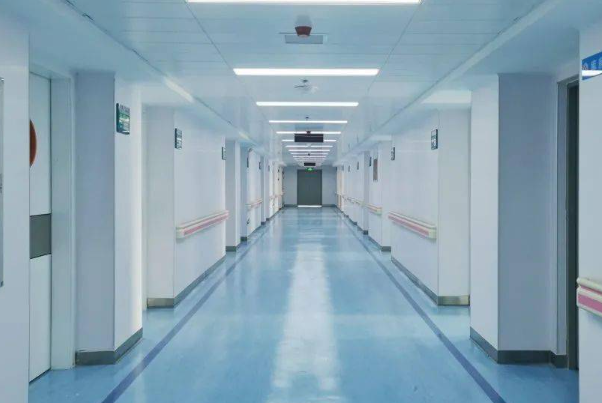 厦门医学院附属口腔医院进口种植牙技术怎么样?收费多少?案例欣赏